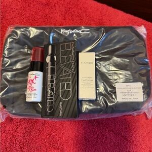 MAC Cosmetics Makeup Set NIP